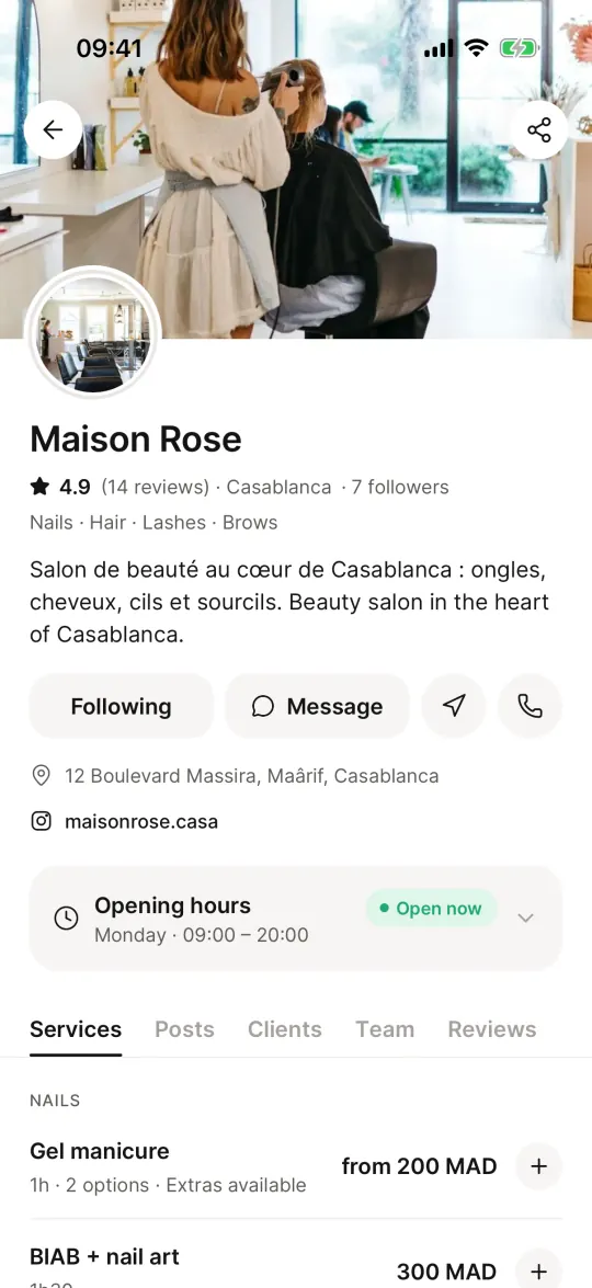 A salon page: reviews, opening hours and services